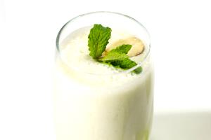 1 container (255 g) Apple Yogurt Smoothie