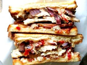 1 container (267 g) Chicken Bacon Club Melt
