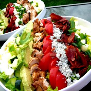 1 container (284 g) Cobb Salad