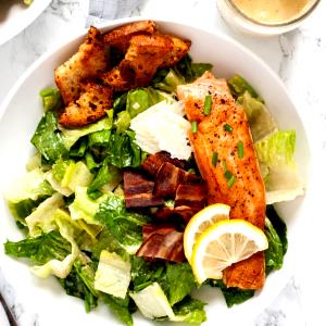 1 container (284 g) Salmon Caesar Salad