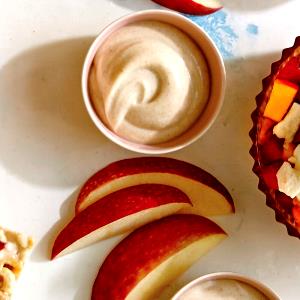 1 container (30 g) Snickerdoodle Dip & Cinnamon Pretzel Sticks