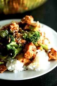 1 container (341 g) BBQ Chicken with Broccoli