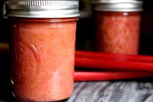1 container (35 g) Sweet Rhubarb Jam