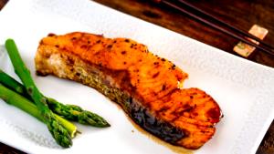 1 container (369 g) Teriyaki Salmon (Large)