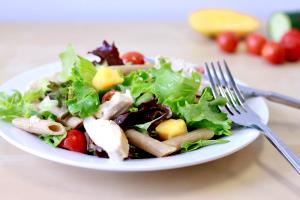 1 container (376 g) Grilled Chicken Pasta Salad with Mango