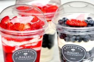 1 container (4 oz) Fruit Parfait - Strawberry