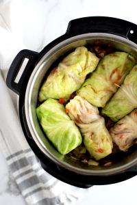 1 container (440 g) Stuffed Cabbage Rolls