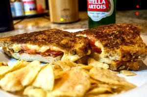 1 container Smoked Chicken Panini and Potato Soup (2000)