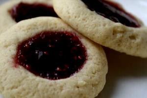 1 cookie (16 g) Classic Apple Jam Filled Cookies