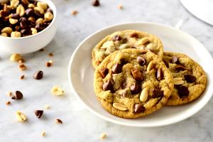 1 cookie (16.5 g) Peanut Caramel Milk Chocolate Cookies