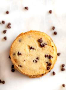 1 cookie (20 g) Chocolate Chip Shortbread Cookies