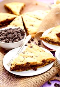 1 cookie (212.12 g) Fudge Stuffed Cookie Dessert