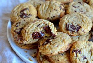 1 cookie (26 g) Grande Chunk Belgian Chocolate Chip & Chunk Cookies