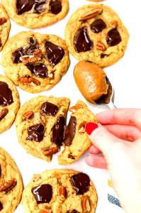 1 cookie (26 g) Maple Pecan Chocolate Chip