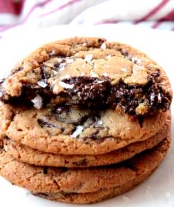 1 cookie (29 g) Dark Chocolate Chunk Cookie