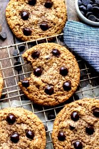 1 cookie (30 g) Chocolate Almond Butter Cookie