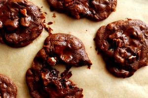 1 cookie (30 g) Extreme Chocolate Cookies