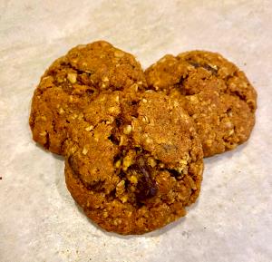 1 cookie (34 g) Pumpkin Chocolate Chunk Oatmeal Cookie