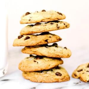 1 cookie (38 g) Ultimate Chocolate Chip Cookies