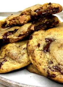 1 cookie (43 g) Chocolate Chunk Cookies