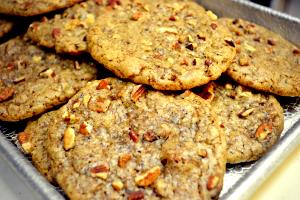 1 cookie (45 g) Chewy Pecan Supreme