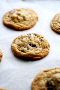 1 cookie (85 g) Old Fashioned Chocolate Chip/Walnut Cookie