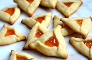 1 cookie Apricot Hamentashen