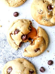 1 Cookie Caramel Coated Cookie with Nuts