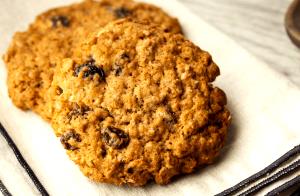 1 Cookie Fat Free Oatmeal Cookie with Raisins