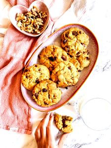 1 Cookie Milk Chocolate W/Walnuts Cookie