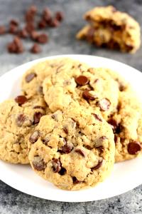 1 cookie Oatmeal Chocolate Chip Cookie