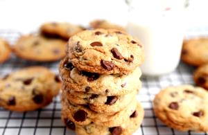 1 Cookie Sweet Life Chocolate Chip Cookie