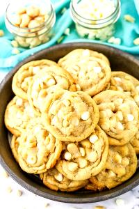 1 Cookie White Chocolate Macadamia Nut Cookie, Rtb