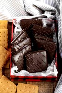 1 Cracker (2-1/2" Square) Graham Crackers (Chocolate Coated)