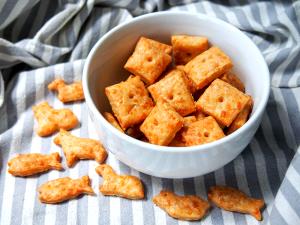 1 Cracker (various Shapes) Cheese Cracker