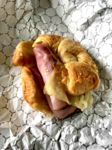 1 croissant (156 g) Ham & Cheese Croissant Sandwiches