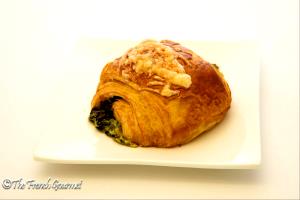 1 croissant (3.7 oz) Spinach and Cheese Croissant