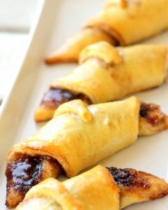 1 croissant Assorted Cream Cheese Croissants
