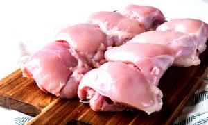 1 Cubic Inch Boneless Cooked Chicken Thigh (Skin Eaten)