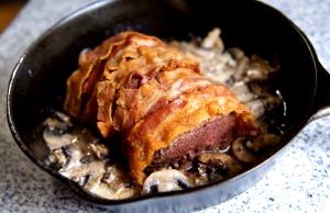 1 Cubic Inch Boneless Cooked Venison/Deer with Gravy (Mixture)