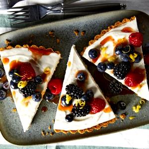 1 Cubic Inch Cheesecake with Fruit (with Yogurt)