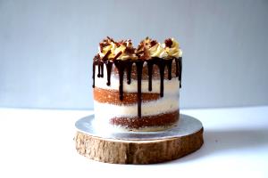 1 Cubic Inch Cream Cake without Icing or Topping