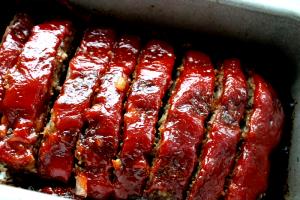 1 Cubic Inch Meat Loaf with Beef and Pork in Tomato-Based Sauce
