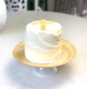 1 Cubic Inch White Cake with Icing (Home Recipe or Purchased)