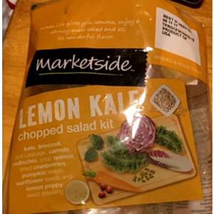 1 cup (100 g) Lemon Kale Chopped Salad Kit