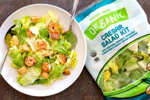 1 cup (100 g) Organic Caesar Salad Kit