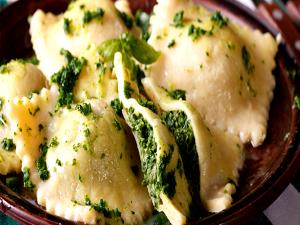 1 cup (100 g) Spinach and Cheese Ravioli