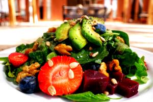 1 cup (100 g) Super Antioxidant Salad