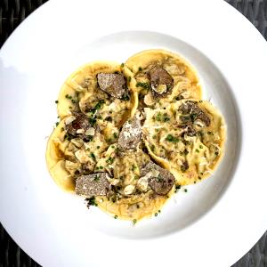 1 cup (100 g) Wild Mushroom Ravioli