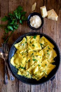 1 cup (102 g) Mushroom and Cheese Mezzelune